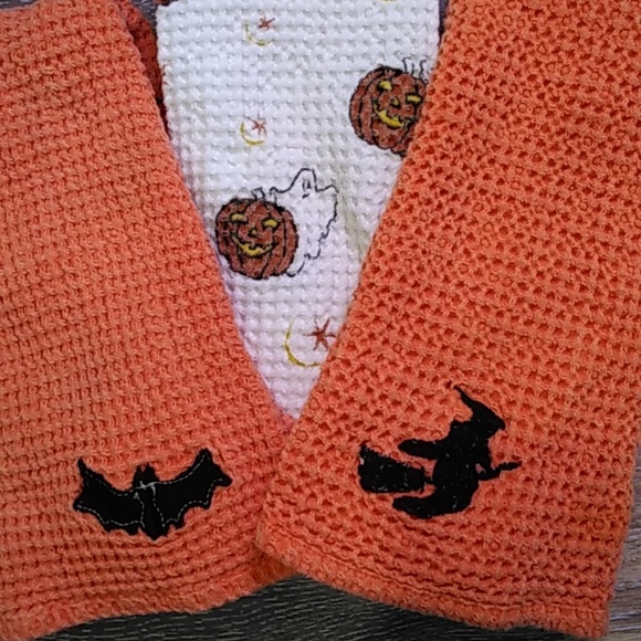 Halloween dishtowels - Picture 2 of 2